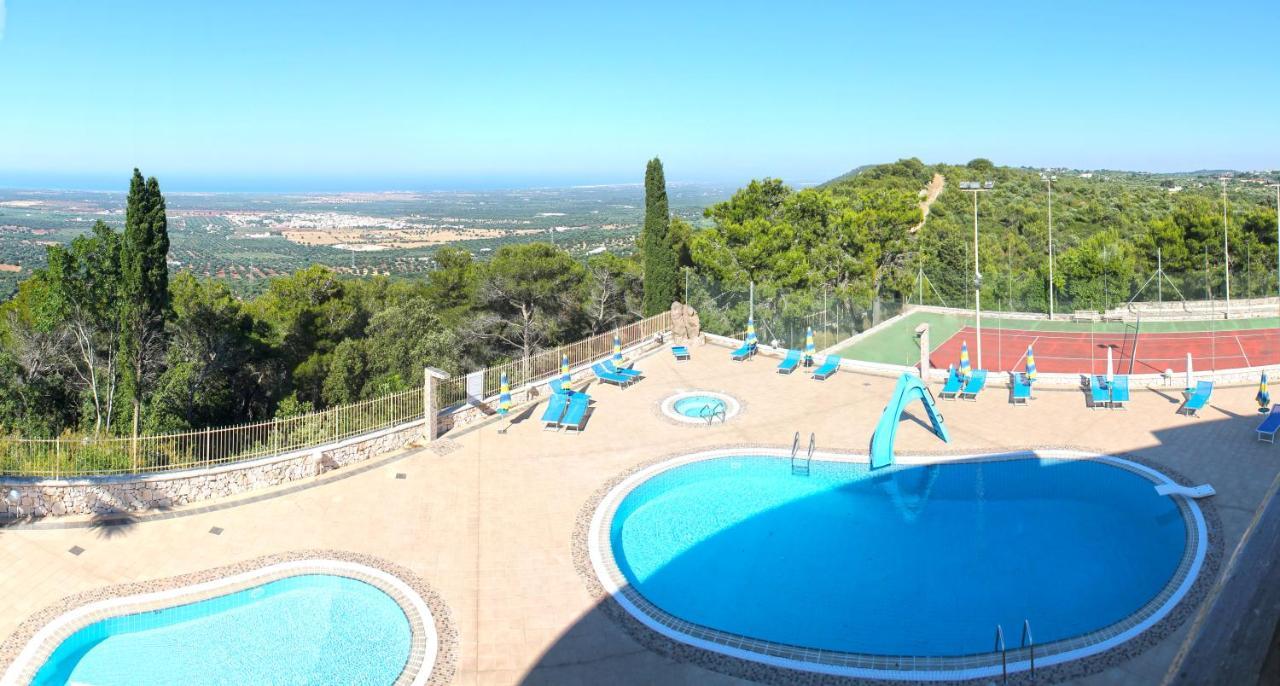 Hotel Lo Smeraldo Cisternino Kültér fotó