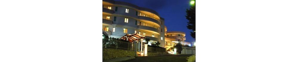 Hotel Lo Smeraldo Cisternino Kültér fotó