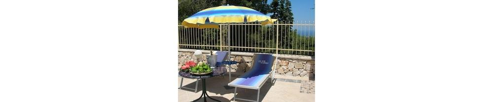 Hotel Lo Smeraldo Cisternino Kültér fotó