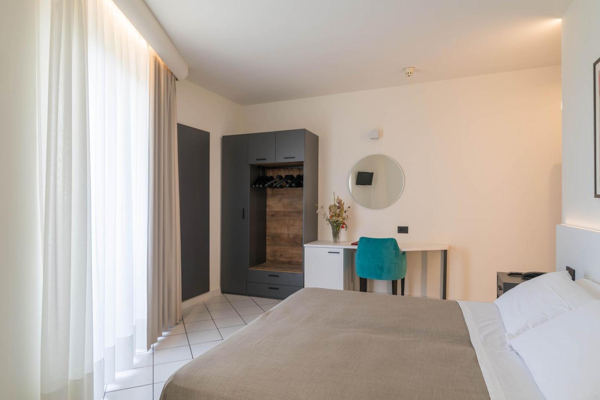 Hotel Lo Smeraldo Cisternino Kültér fotó