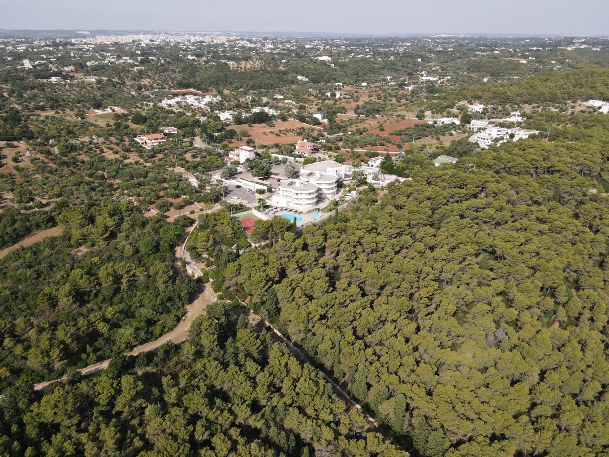 Hotel Lo Smeraldo Cisternino Kültér fotó