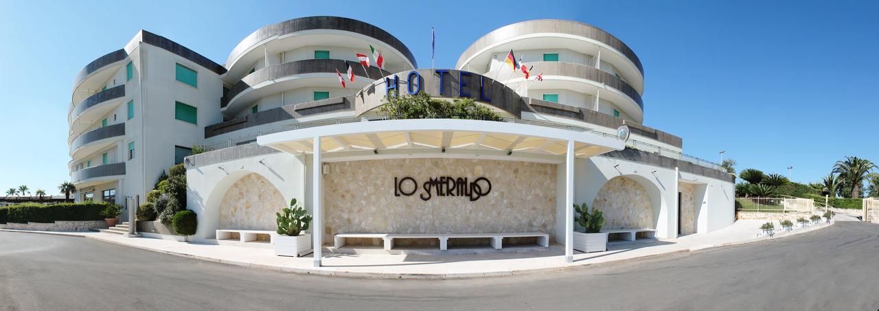 Hotel Lo Smeraldo Cisternino Kültér fotó